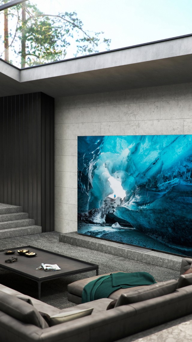 Samsung Lifestyle TV, CES 2022 (vertical)