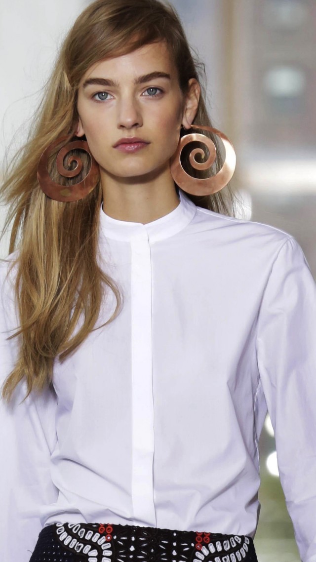 Maartje Verhoef, model, spring 2015 top models, fashion show, white shirt (vertical)