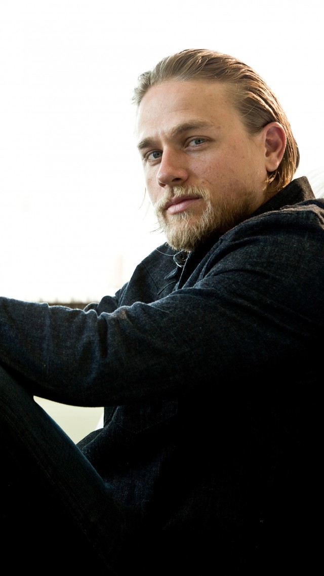 Charlie Hunnam, Most Popular Celebs in 2015, actor, screenwriter, Green Street (vertical)