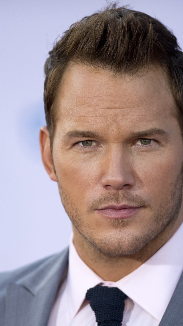Chris Pratt, Most Popular Celebs in 2015, actor, Guardians of the Galaxy, movies, Peter Quill, Star-Lord (vertical)