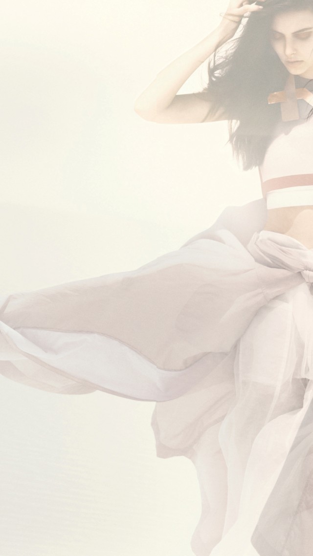 Auguste Abeliunaite, Top Fashion Models 2015, model, white dress, sand, wind (vertical)