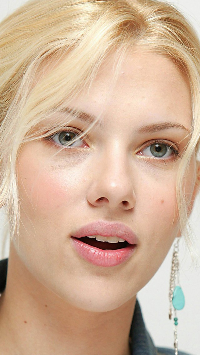 Scarlett Johansson, Most Popular Celebs in 2015, Actress, blonde, lips, portrait (vertical)
