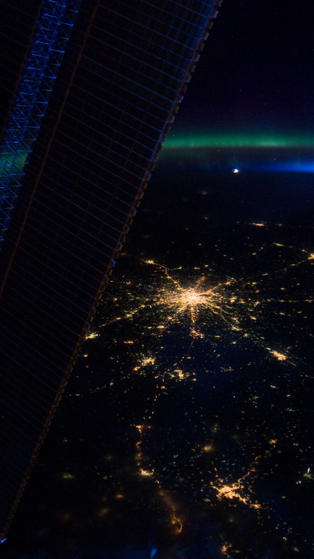 Moscow, Space (vertical)