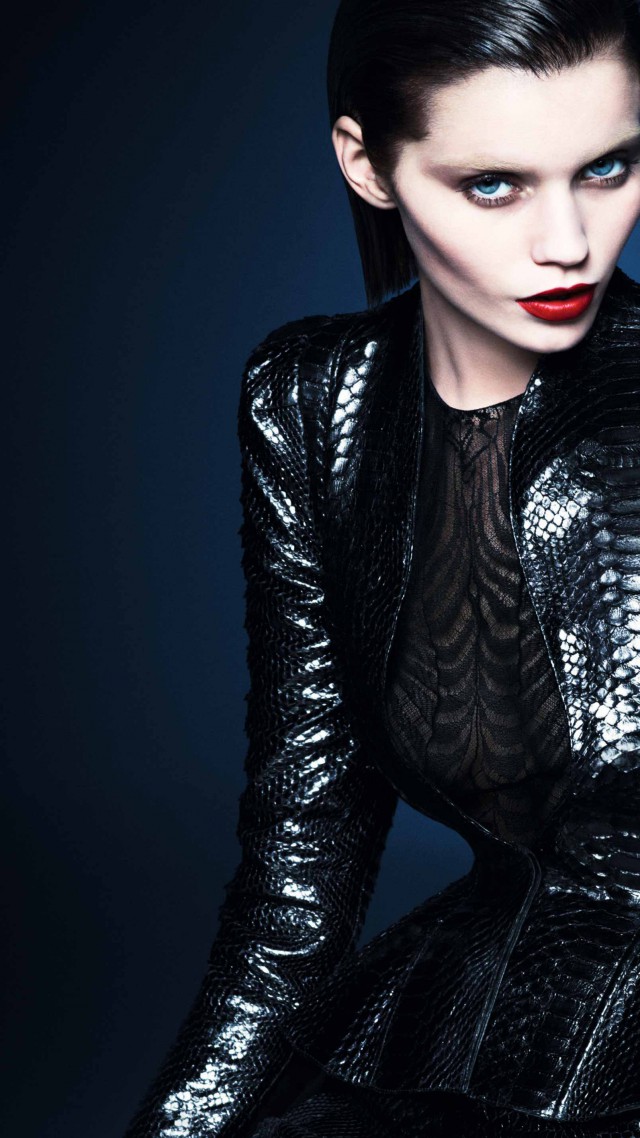 Karmen Pedaru, Top Fashion Models 2015, model, red lips, black suit (vertical)
