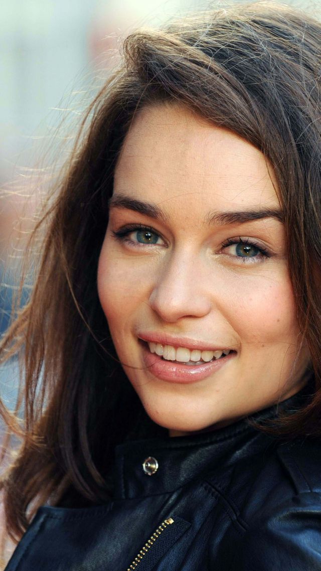 Emilia Clarke, Most Popular Celebs, actress, brunette (vertical)