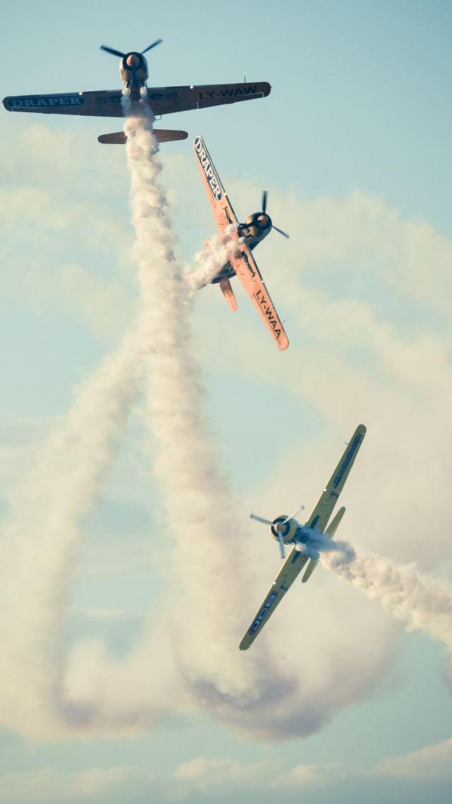 Bucharest airshow, 4k, 5k wallpaper, 2015 Sony World Photography Awards, sky, clouds, planes (vertical)
