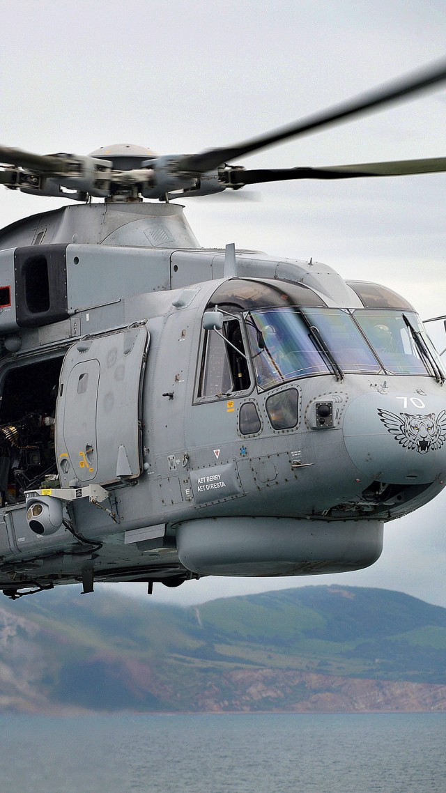 EH-101 Merlin, transport helicopter, Italian Navy (vertical)
