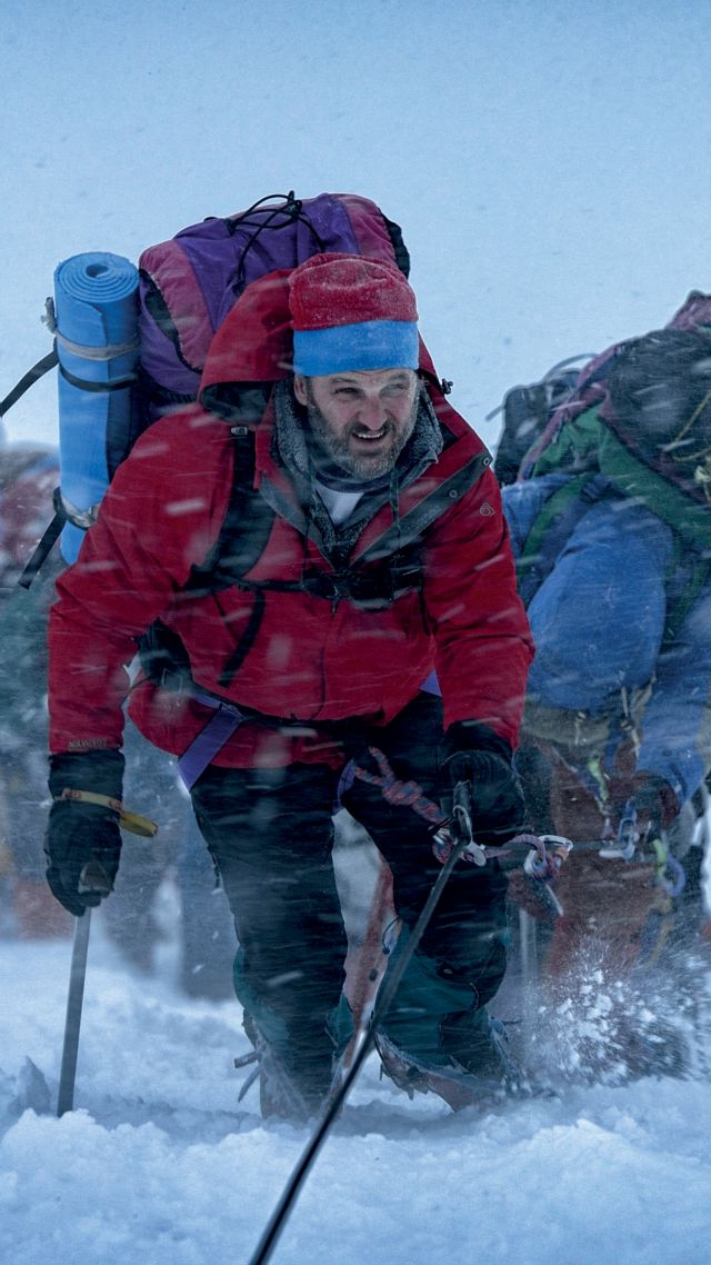 Everest, Jason Clarke, Josh Brolin, John Hawkes, Robin Wright, Jake Gyllenhaal, drama (vertical)