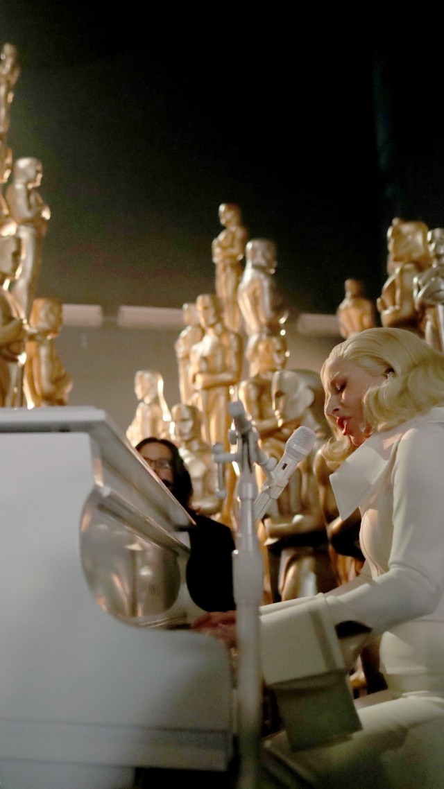 Lady Gaga, Oscar 2016, perfomance, Til It Happens to You, Most popular celebs (vertical)