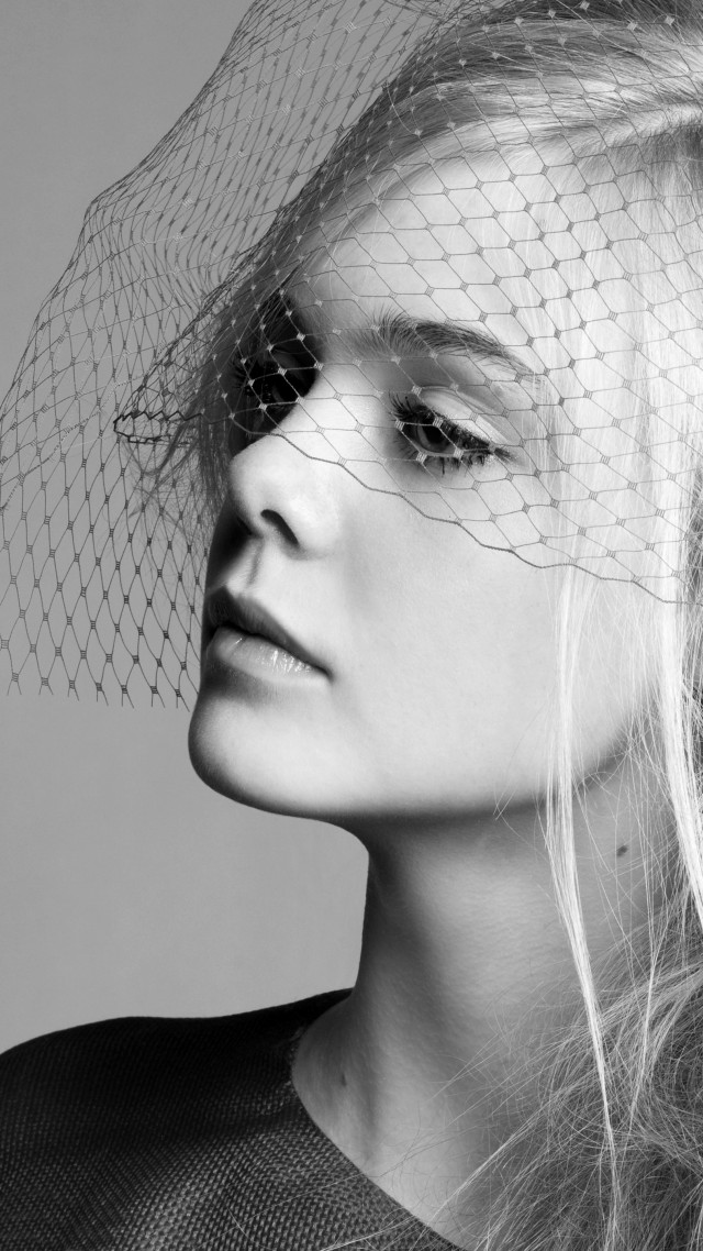 Elle Fanning, Actress, blonde, black and white photo, mysterious, portrait (vertical)