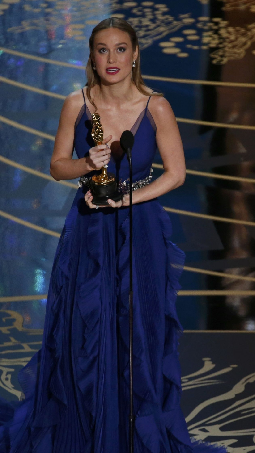 Wallpaper Brie Larson, Oscar 2016, red carpet, Most popular celebs, actress ...1080 x 1920