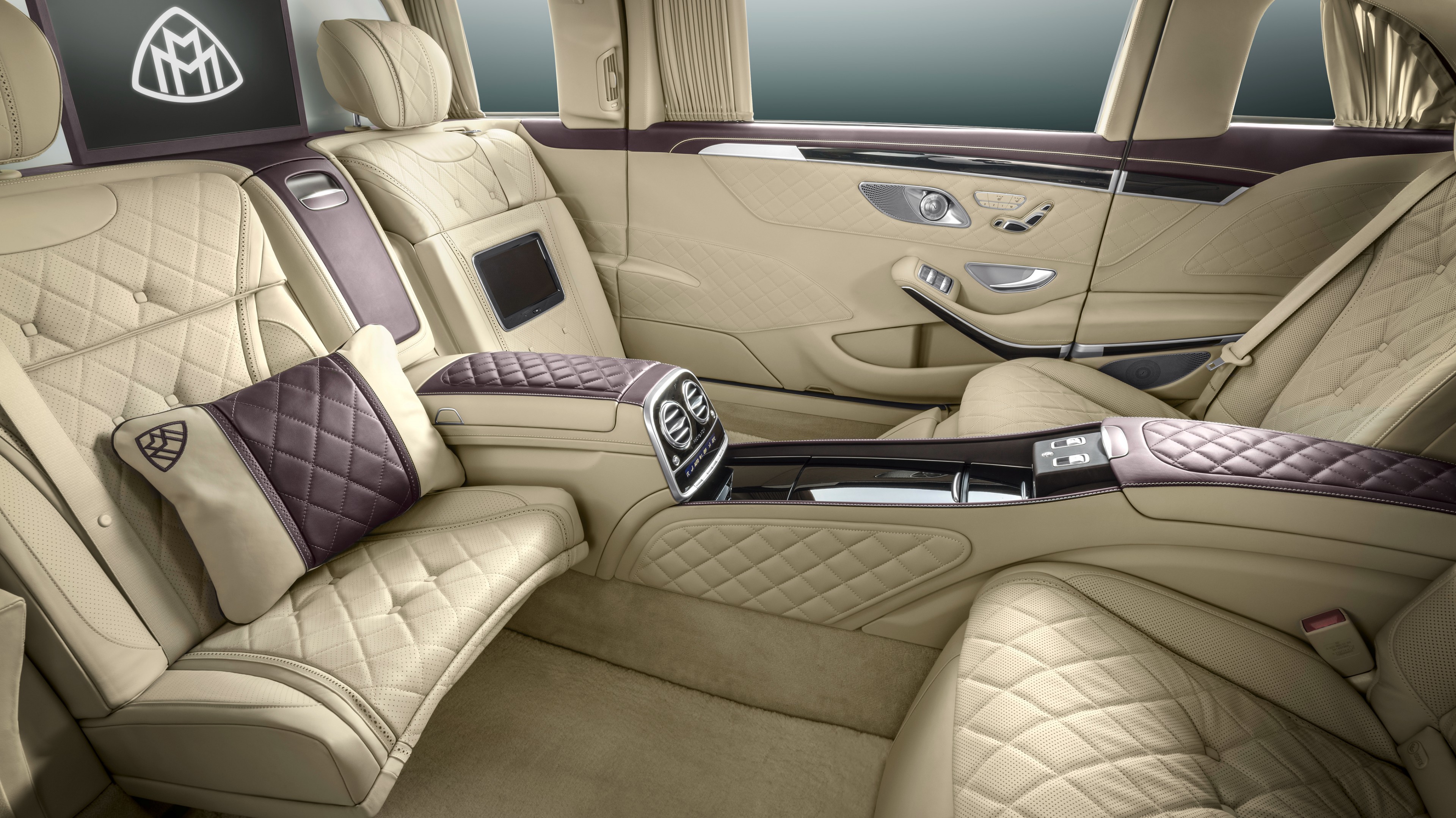 MercedesBenz S600 Pullman Maybach 2016  picture 12 of 18