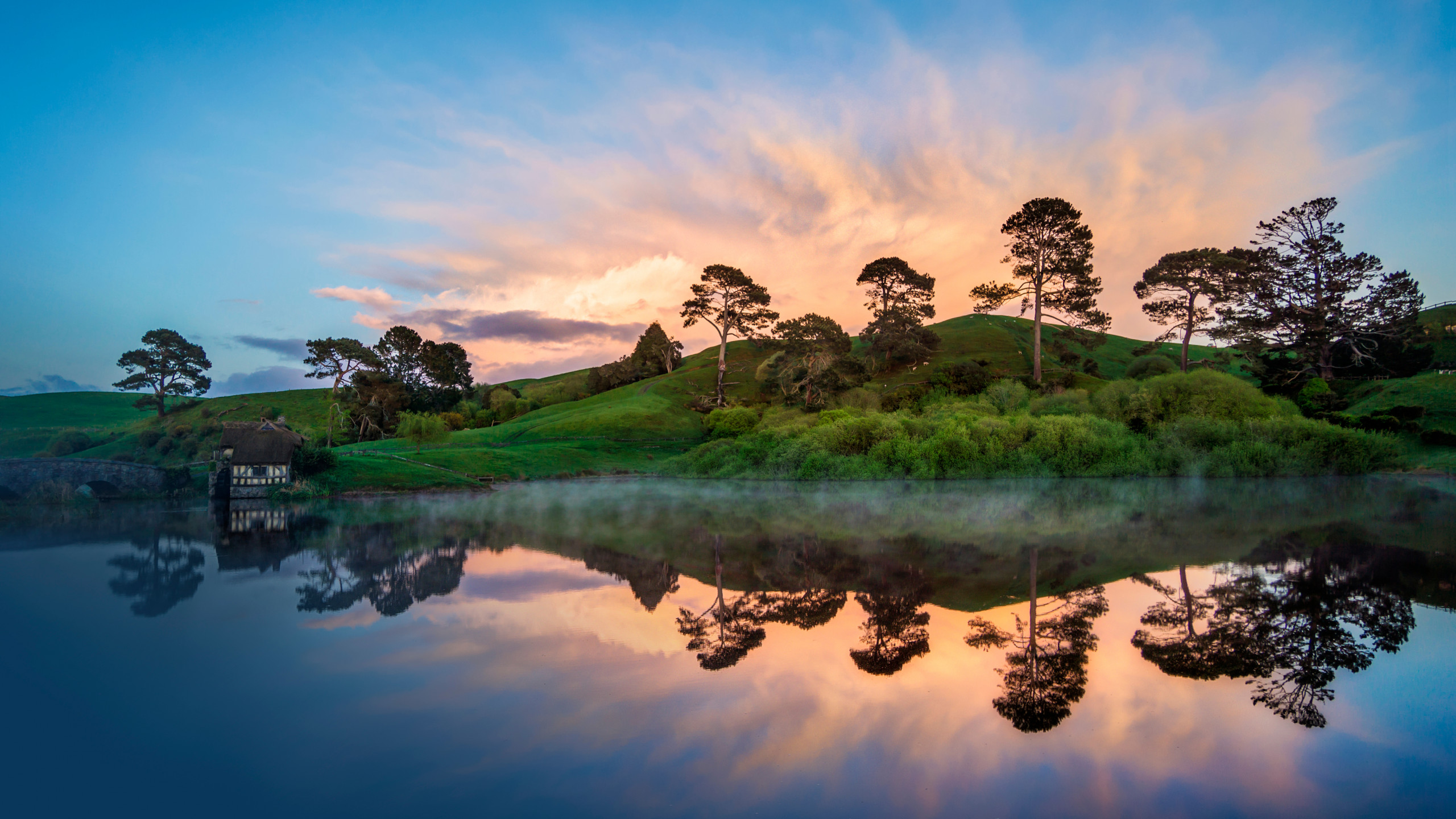 New Zealand: Hãy cùng khám phá những khung cảnh tuyệt đẹp của New Zealand trong bức ảnh này. Với nhiều màu sắc và địa hình đa dạng, New Zealand là một điểm du lịch tuyệt vời. Hình ảnh này sẽ đưa bạn đến cuộc phiêu lưu thực sự.