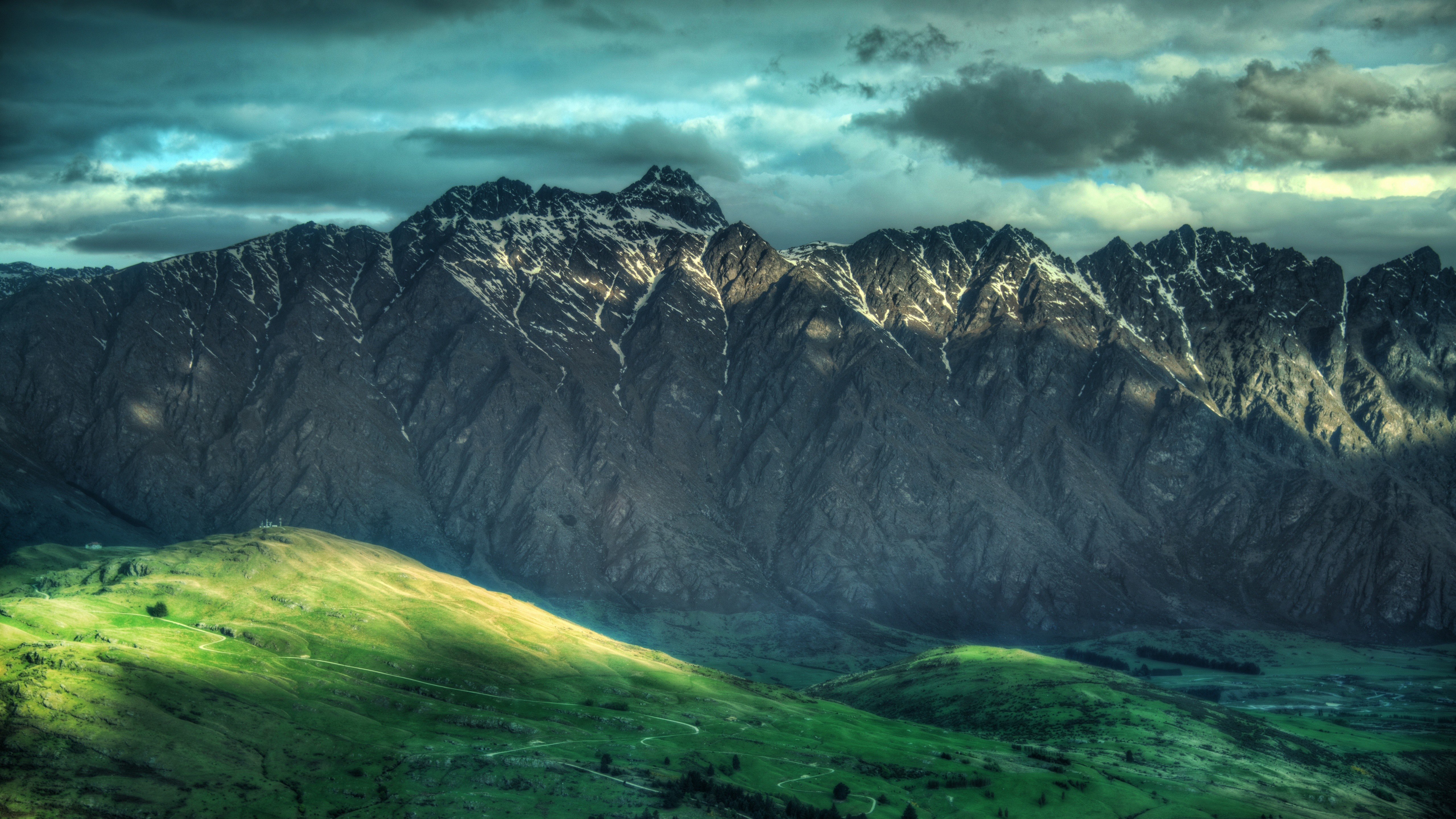 Điểm đến New Zealand hấp dẫn với khung cảnh núi non tuyệt đẹp, đảo tràn đầy màu sắc tự nhiên. Hãy ngắm nhìn những hình ảnh nền desktop 8k của New Zealand và cảm nhận sự hoang sơ, độc đáo chỉ có tại đất nước này.